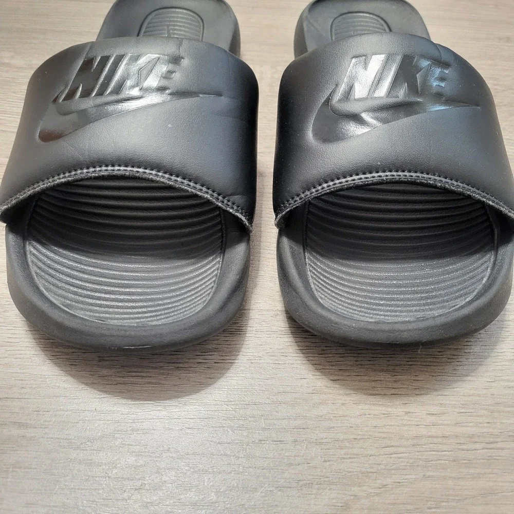 Nike Victori One Men Black Slide Sandals‎ Triple Black Sport Cushioned size 8